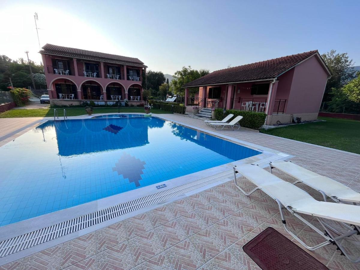 Gregory-Vassilis Apartments Dassia  Eksteriør billede