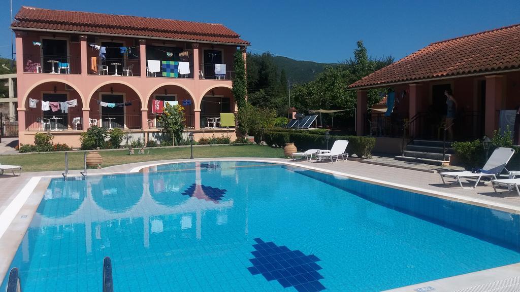 Gregory-Vassilis Apartments Dassia  Eksteriør billede